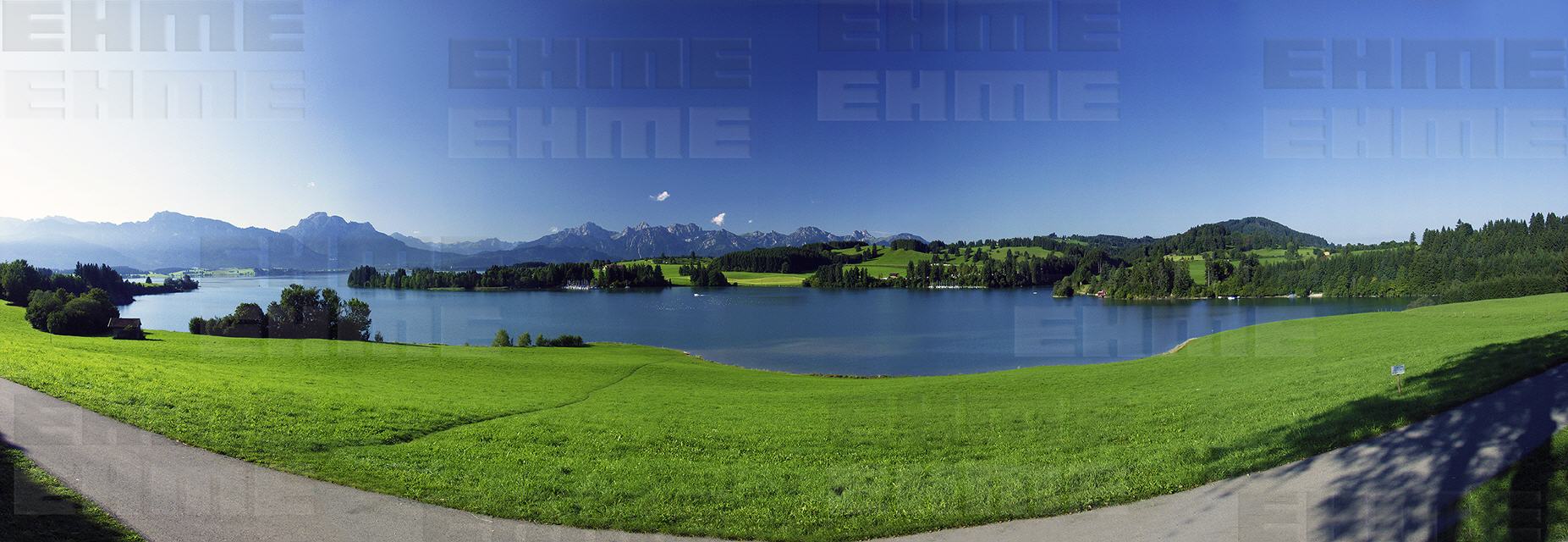 Panorama Illasbergsee / Forggensee mit Füssener Berge im Sommer